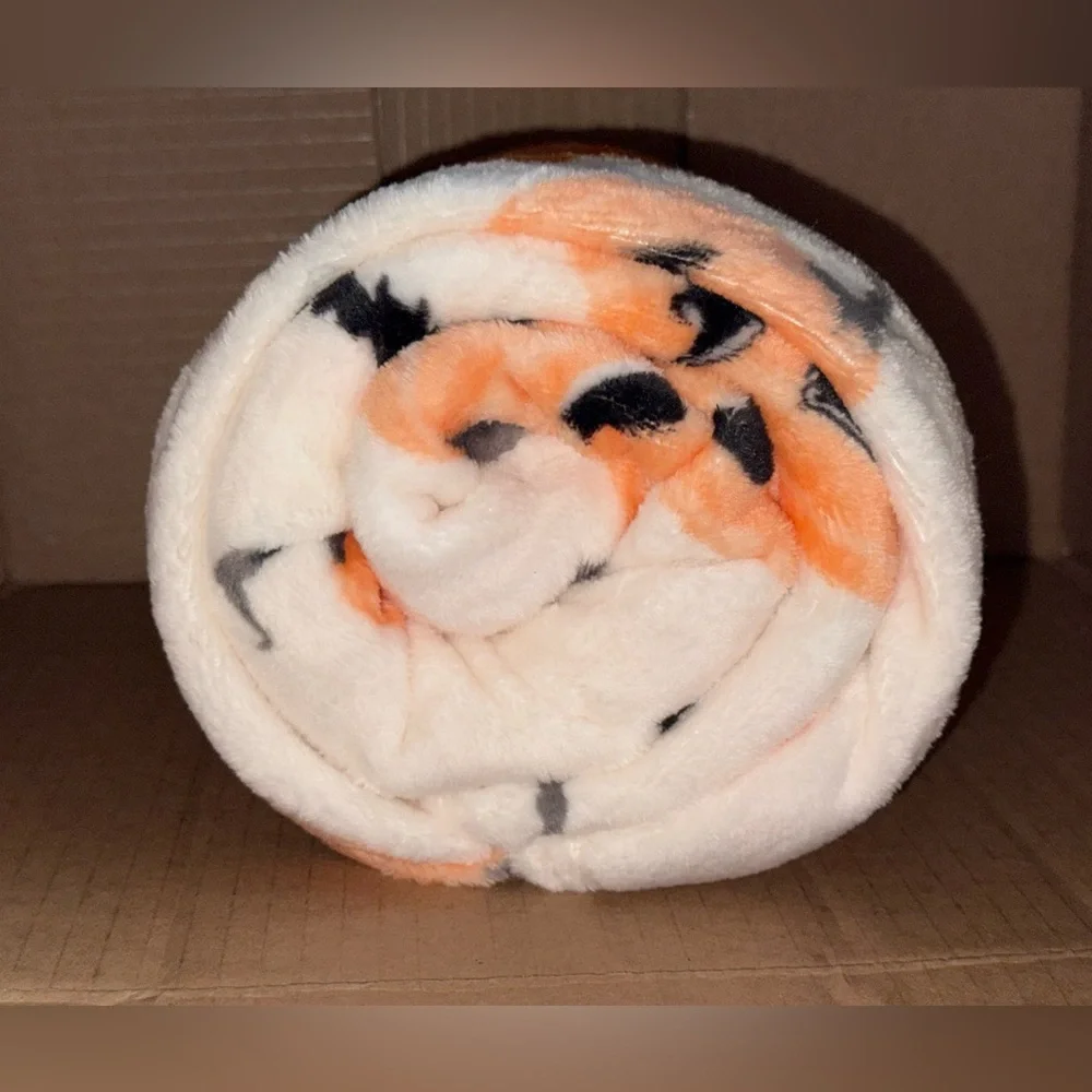 HYDE & EEK Boutique Pumpkin & Bat Plush Throw / Blanket